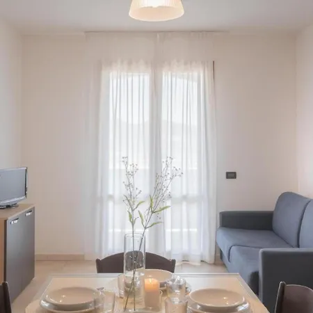 Stylish Le Fontane 1 Bedroom Sleeps 4 Person-no6887 *