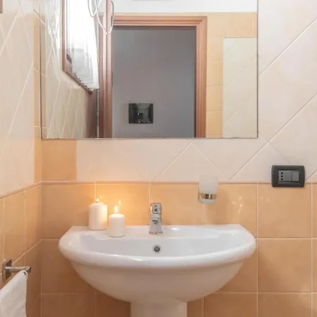 Stylish Le Fontane 1 Bedroom Sleeps 4 Person-no6887 *