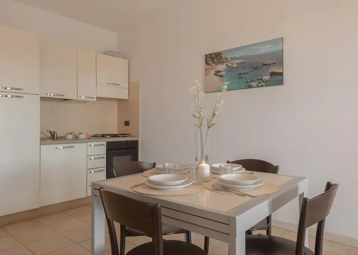 Appartement Stylish Le Fontane 1 Bedroom Sleeps 4 Person-no6887 Villasimius