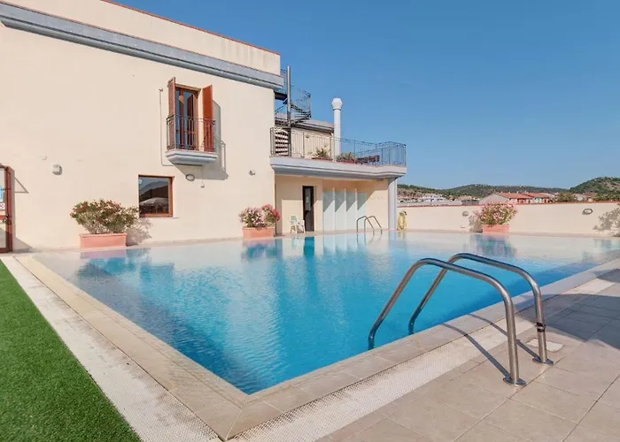 Stylish Le Fontane 1 Bedroom Sleeps 4 Person-no6887 * Villasimius