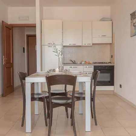 Stylish Le Fontane 1 Bedroom Sleeps 4 Person-no6887 Lägenhet *